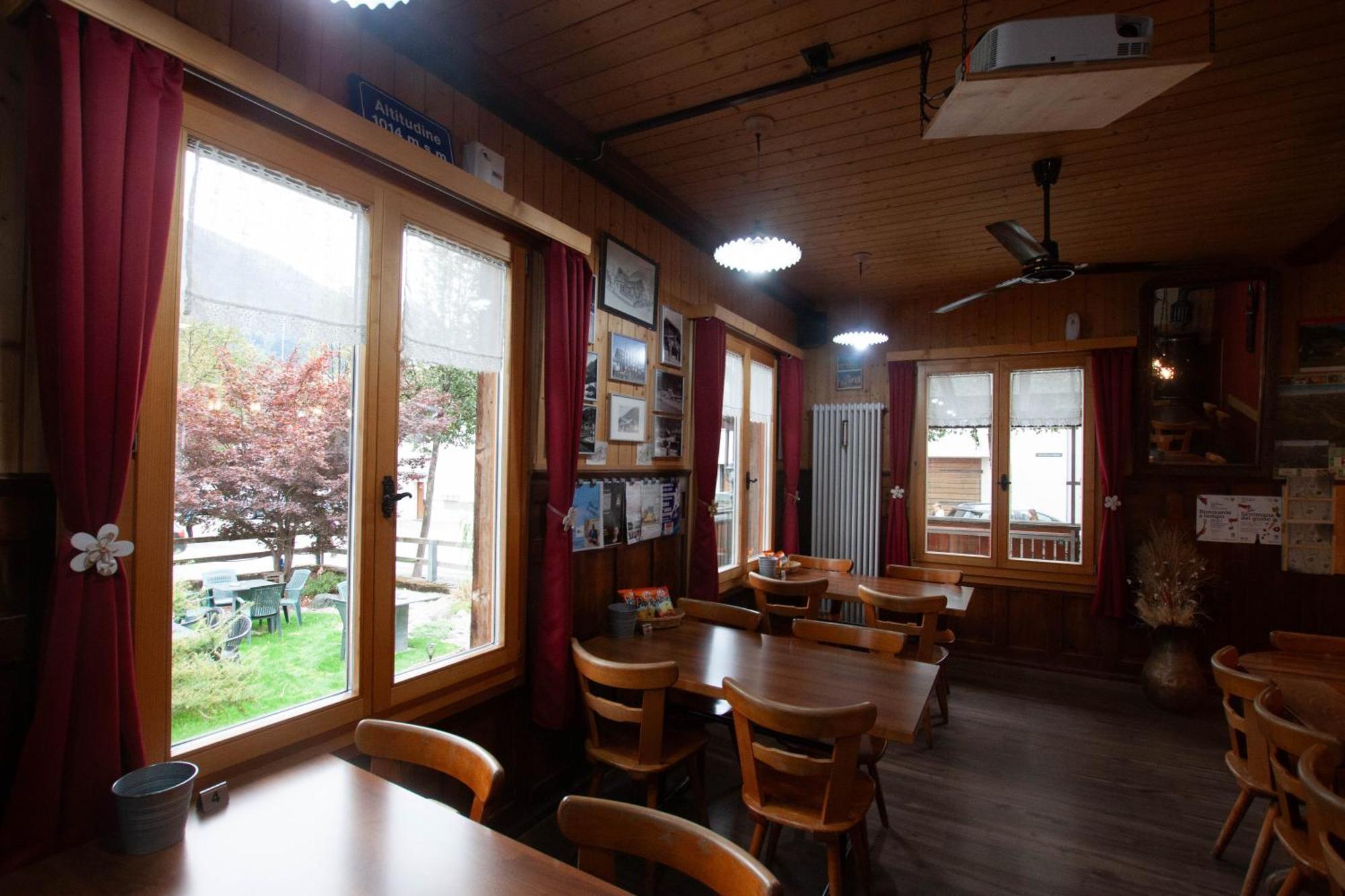 Ristorante Pensione Chalet Stazione Поскьяво Экстерьер фото